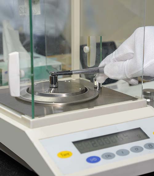 weight measure on the electronic balance